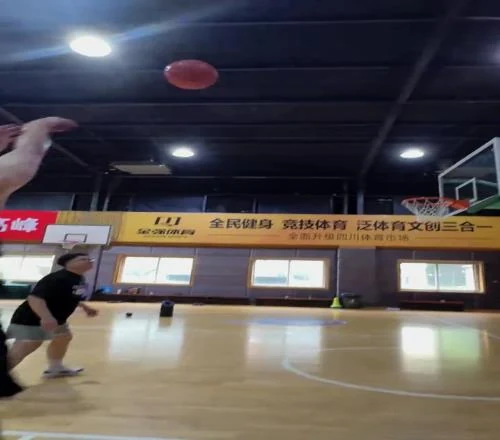 西班牙队前锋亚马尔禁区外破门助球队二比一力克克罗地亚队